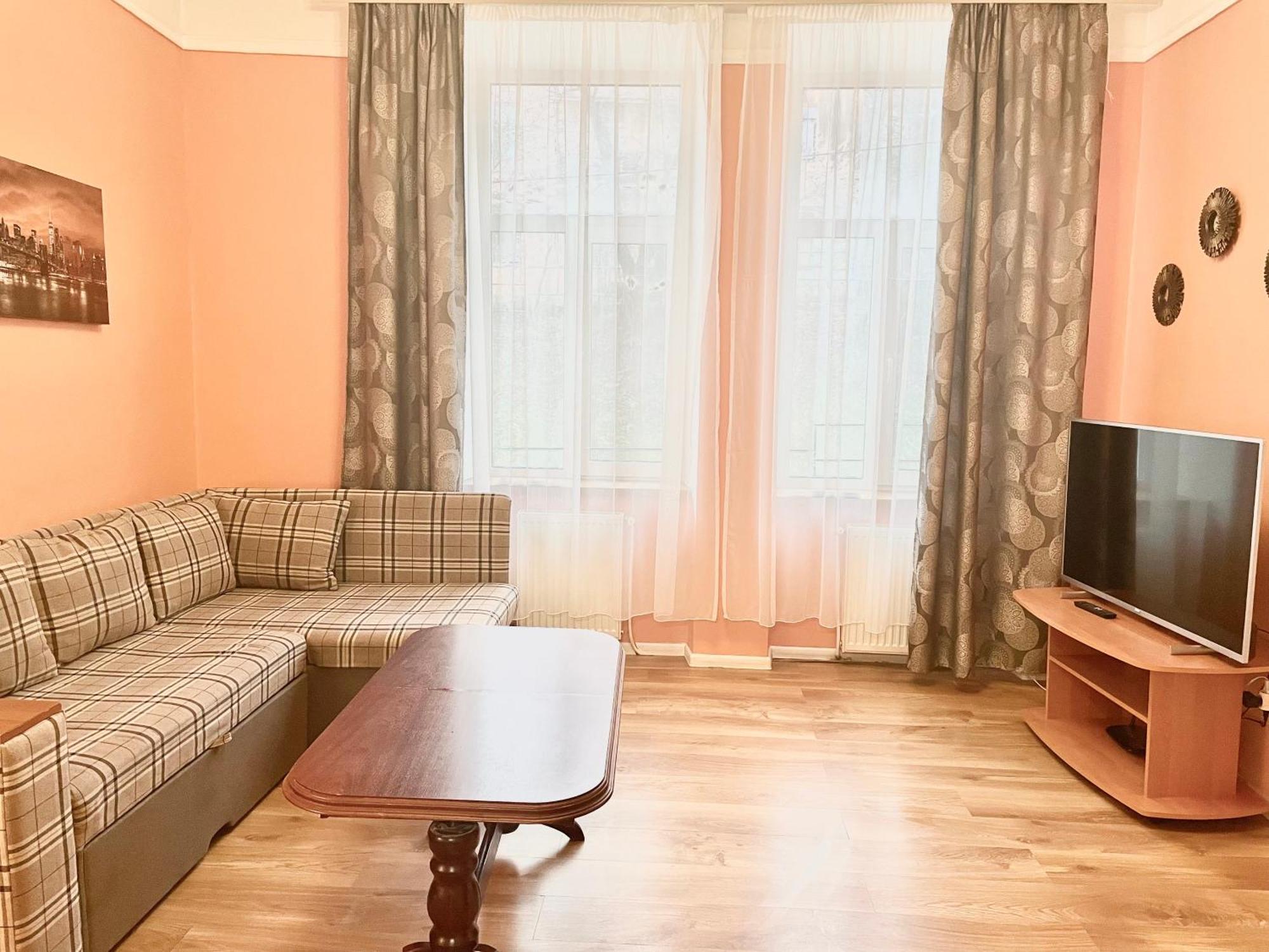 Двохкімнатні Апартаменти В Центри На Князя Лева 11 Lviv Bagian luar foto